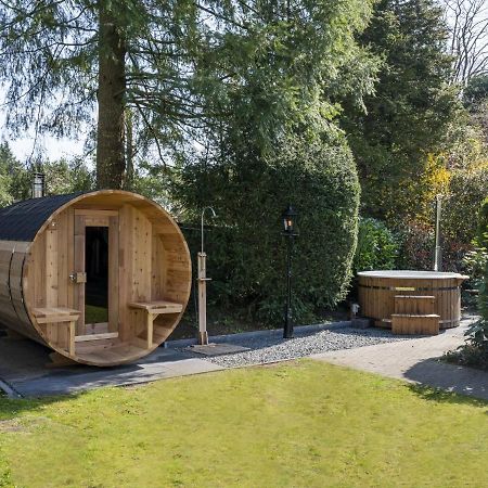 Attractive Bungalow With Sauna And Hot Tub Voorthuizen Esterno foto