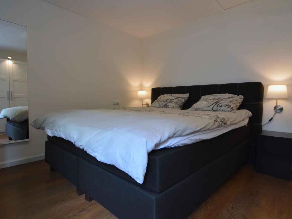 Attractive Bungalow With Sauna And Hot Tub Voorthuizen Esterno foto