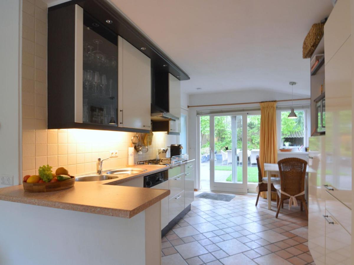 Attractive Bungalow With Sauna And Hot Tub Voorthuizen Esterno foto