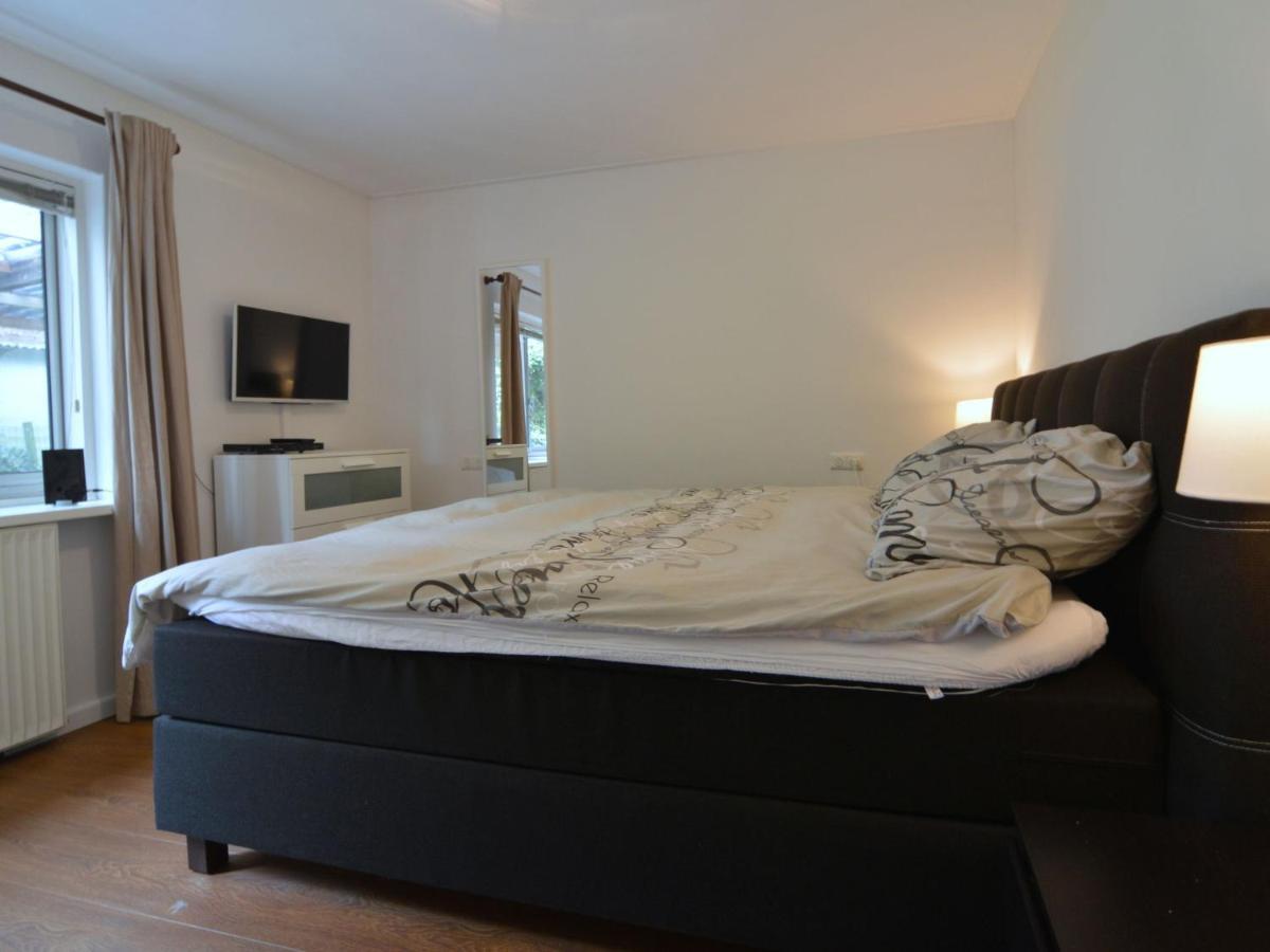 Attractive Bungalow With Sauna And Hot Tub Voorthuizen Esterno foto