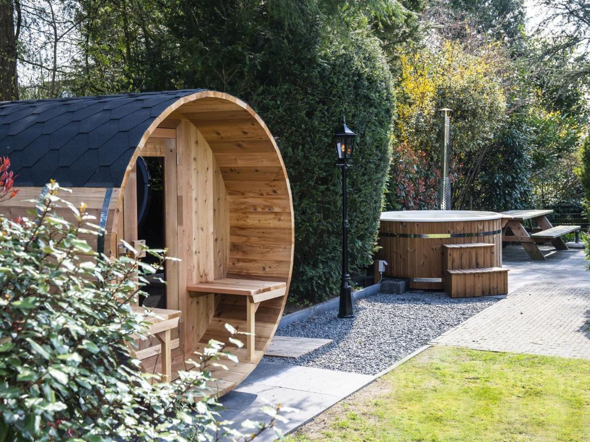 Attractive Bungalow With Sauna And Hot Tub Voorthuizen Esterno foto